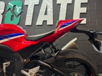 HONDA CBR1000RR-R FIREBLADE