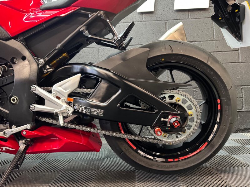 HONDA CBR1000RR-R FIREBLADE