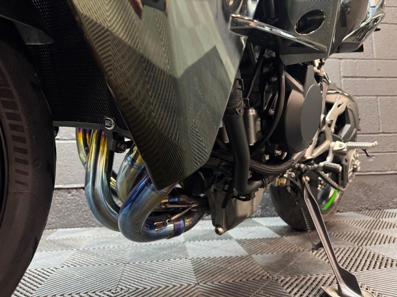 KAWASAKI Ninja H2