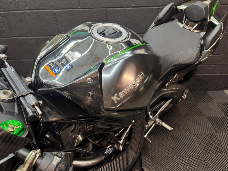 KAWASAKI Ninja H2