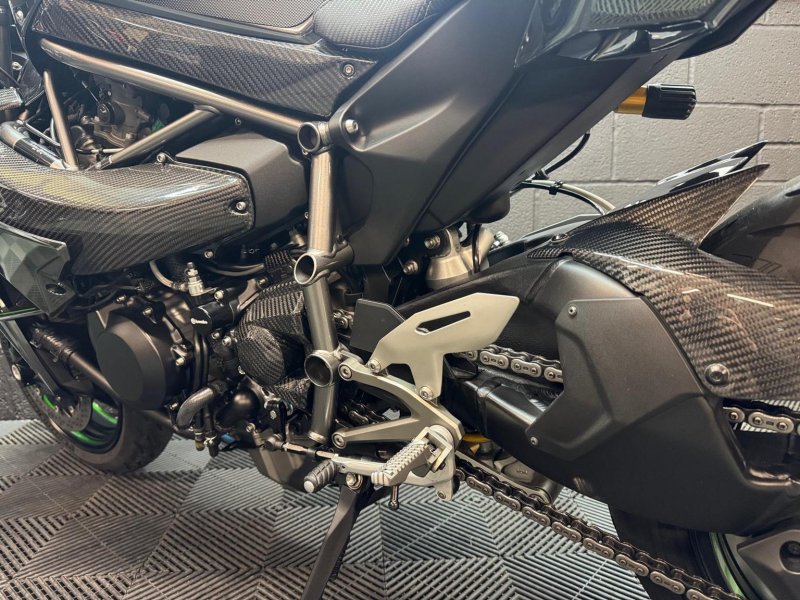 KAWASAKI Ninja H2