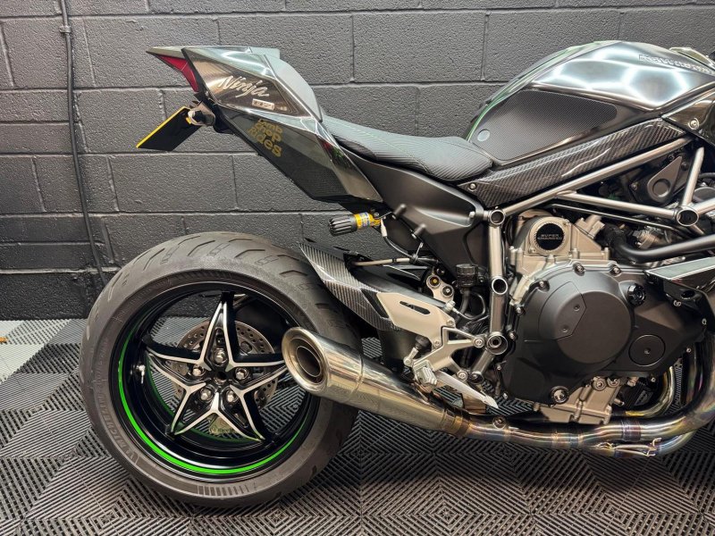 KAWASAKI Ninja H2