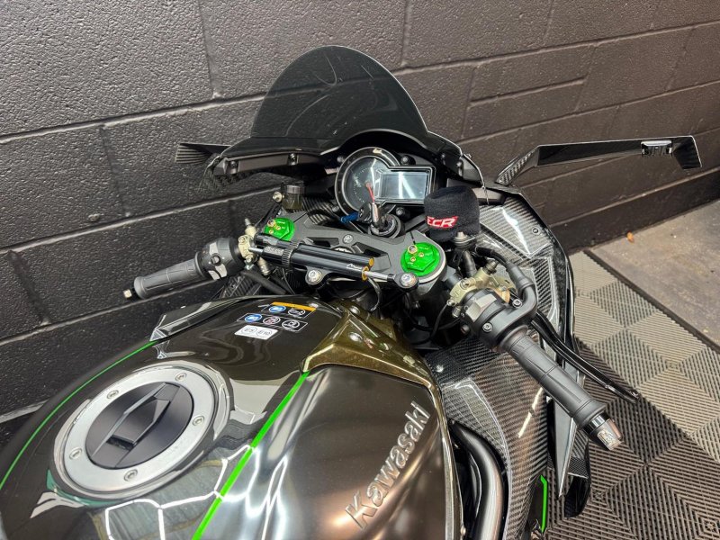 KAWASAKI Ninja H2