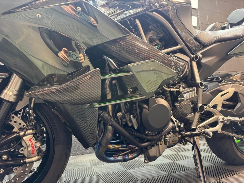 KAWASAKI Ninja H2