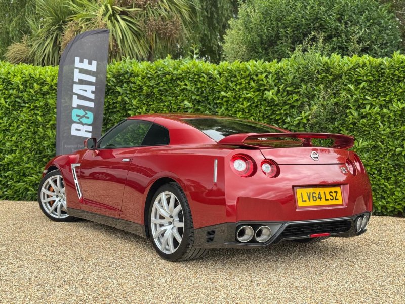 NISSAN GT-R