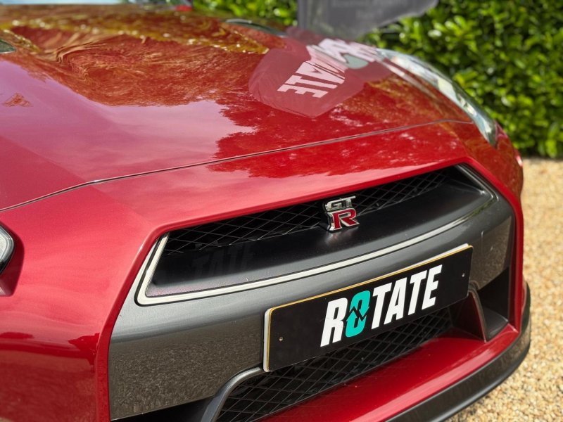 NISSAN GT-R
