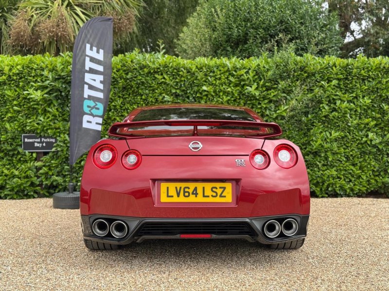 NISSAN GT-R