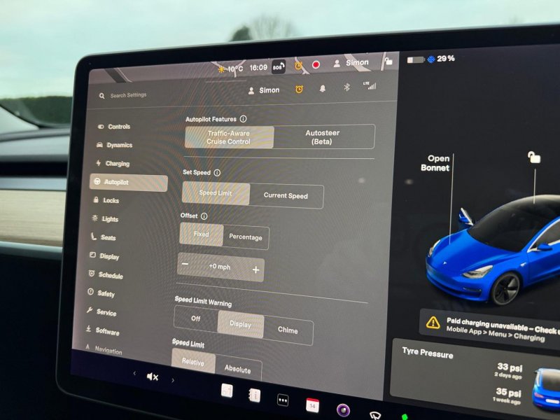 TESLA MODEL 3