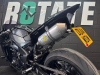 YAMAHA R1