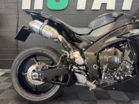 YAMAHA R1