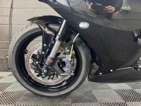 YAMAHA R1