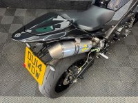 YAMAHA R1