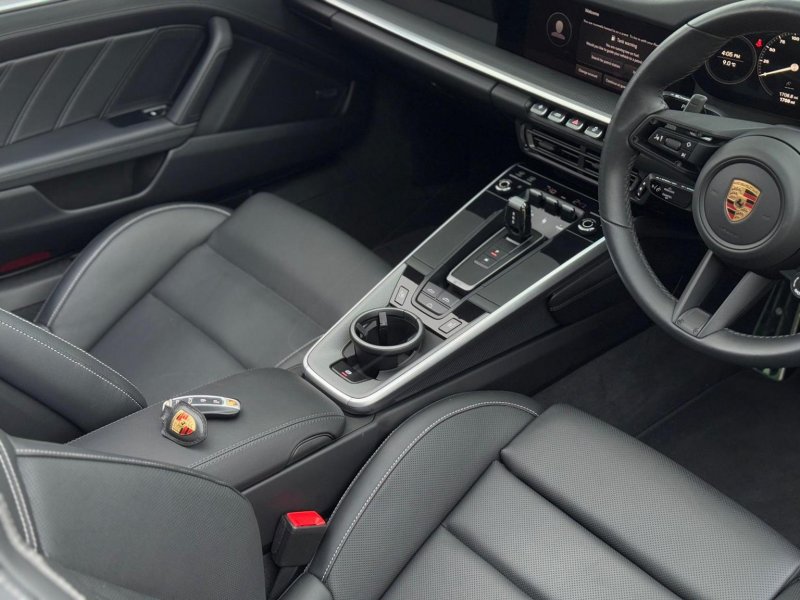 PORSCHE 911