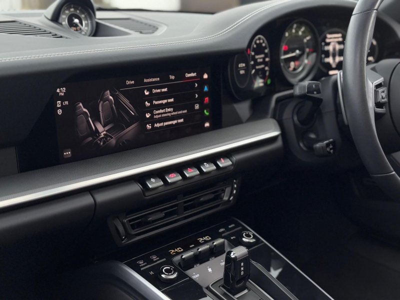 PORSCHE 911