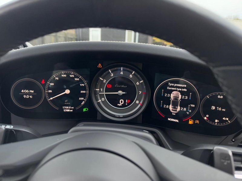PORSCHE 911