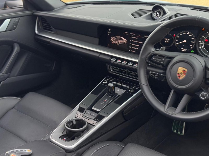PORSCHE 911