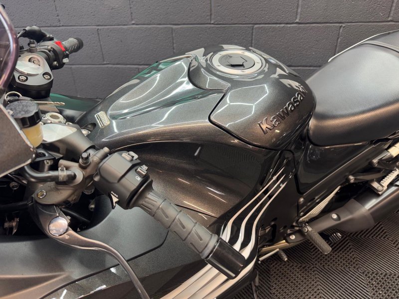 KAWASAKI ZZR1400