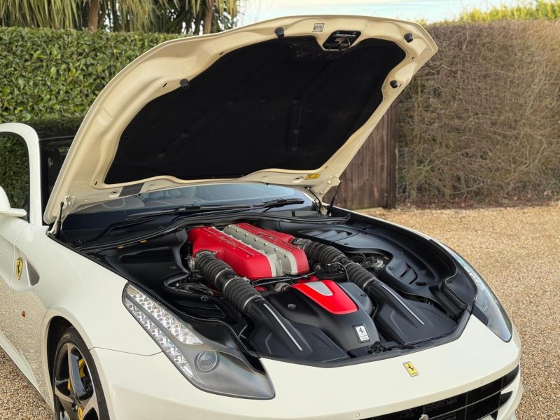 FERRARI FF