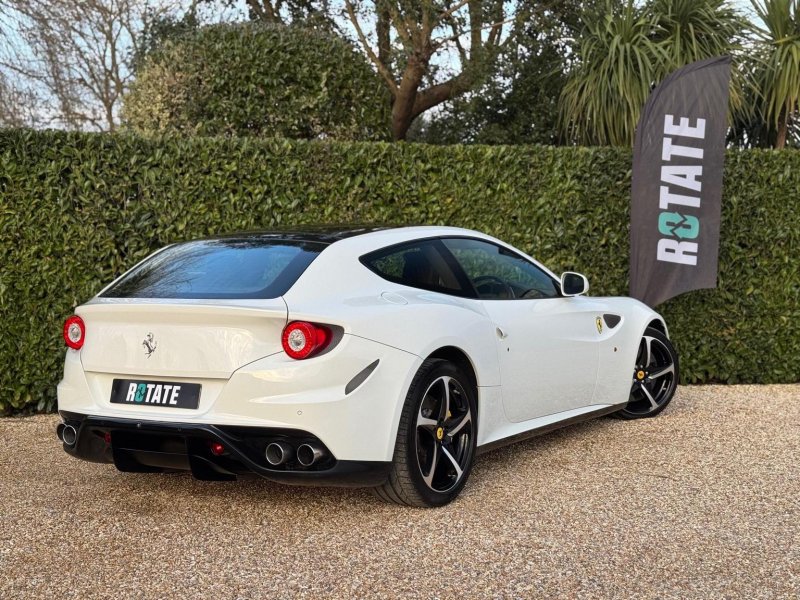 FERRARI FF