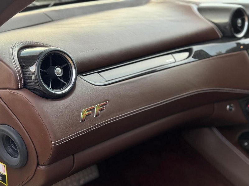 FERRARI FF