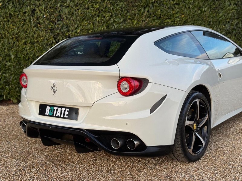FERRARI FF