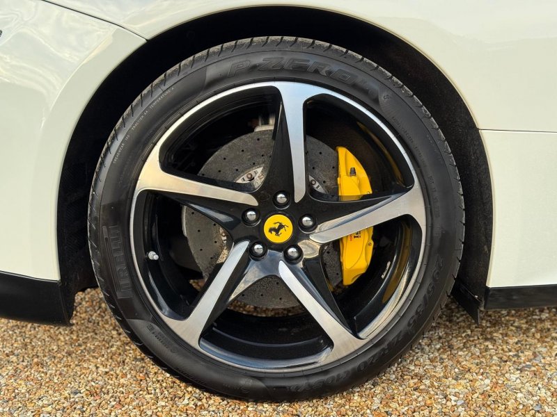 FERRARI FF