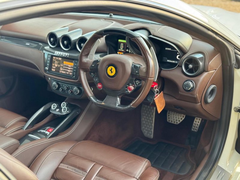 FERRARI FF