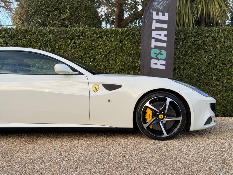 FERRARI FF