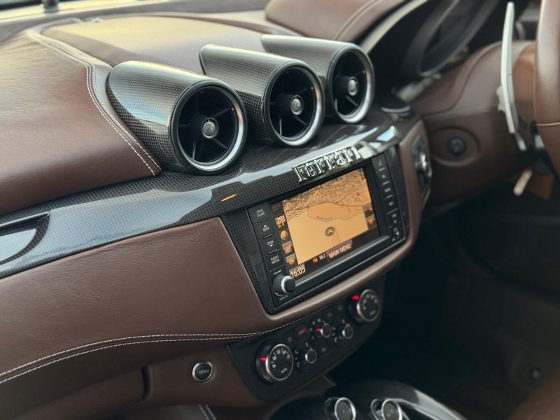 FERRARI FF