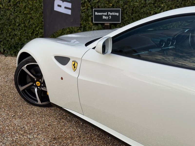 FERRARI FF