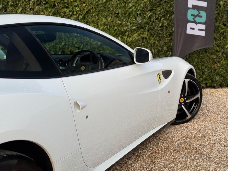 FERRARI FF