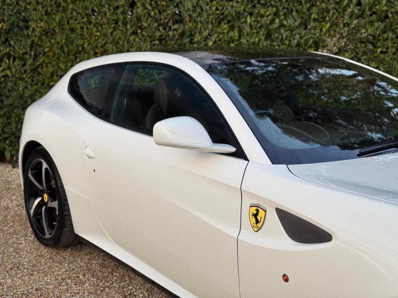 FERRARI FF