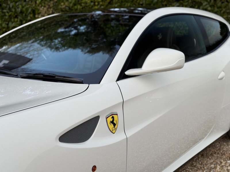 FERRARI FF