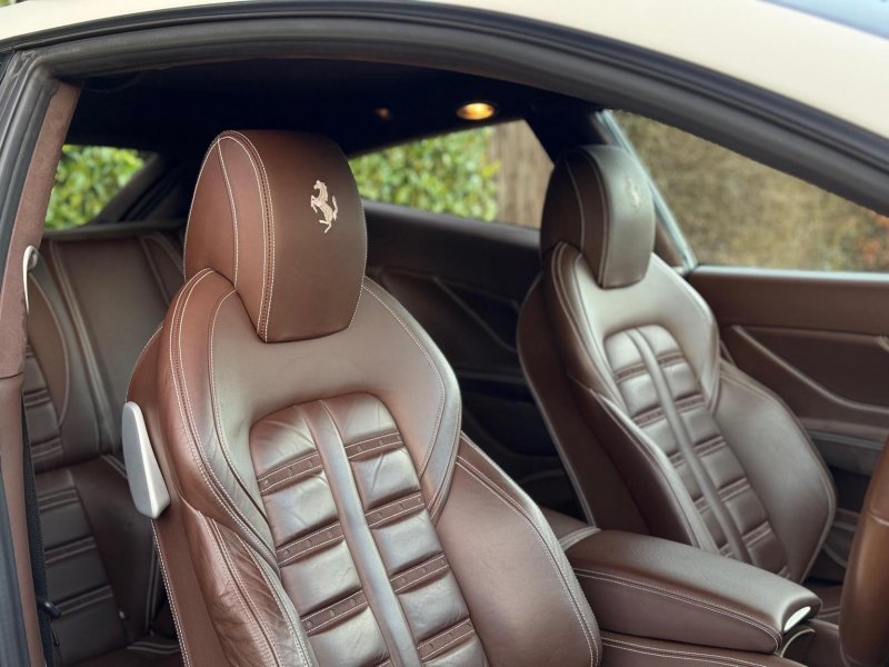 FERRARI FF