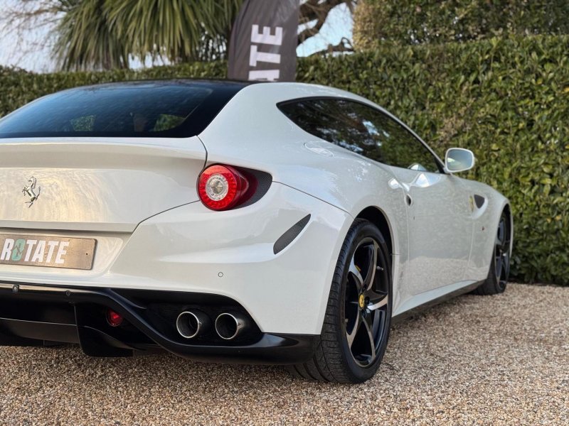 FERRARI FF