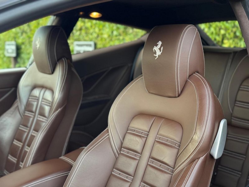 FERRARI FF