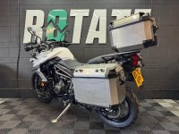 TRIUMPH TIGER 800