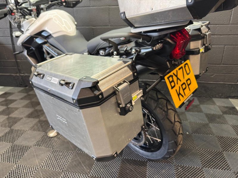 TRIUMPH TIGER 800