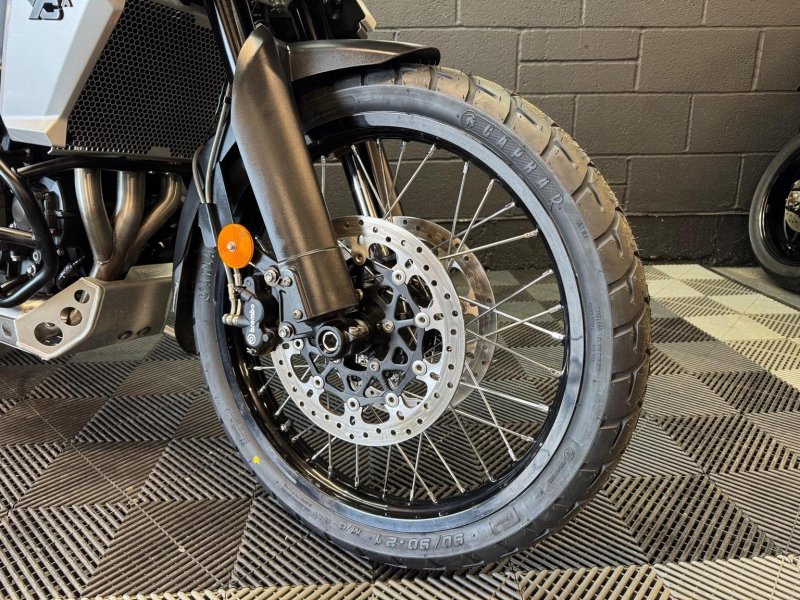 TRIUMPH TIGER 800
