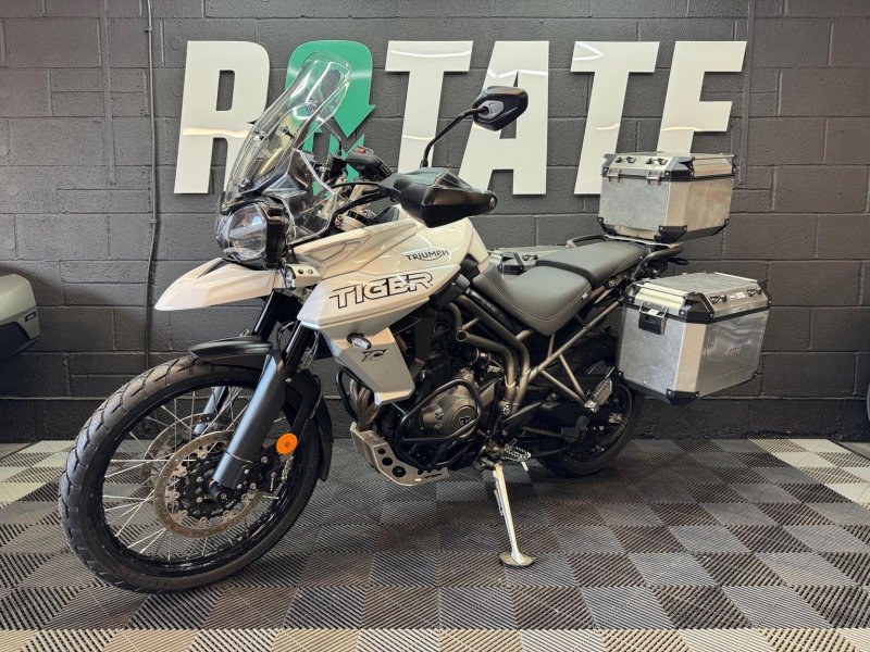 TRIUMPH TIGER 800