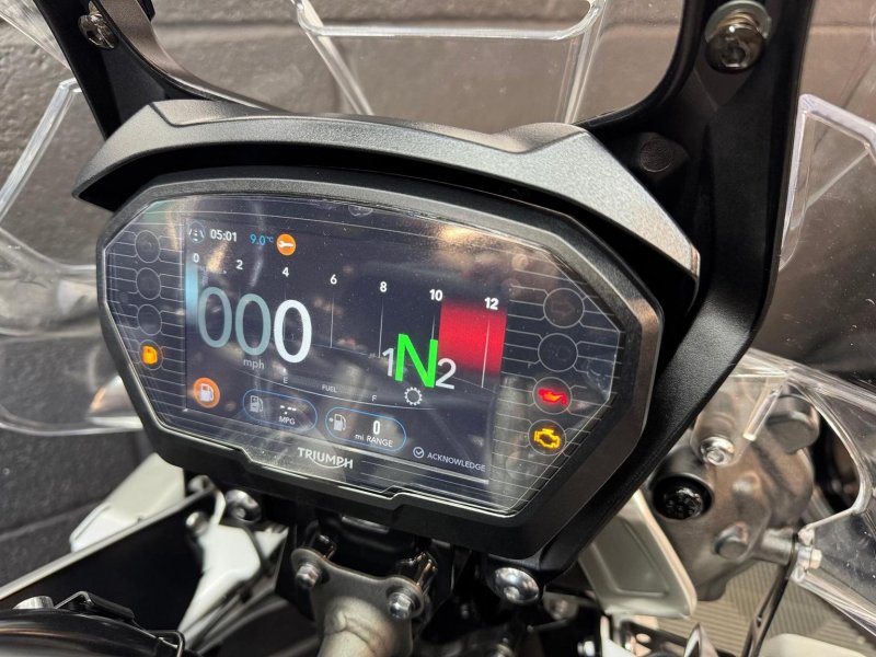 TRIUMPH TIGER 800