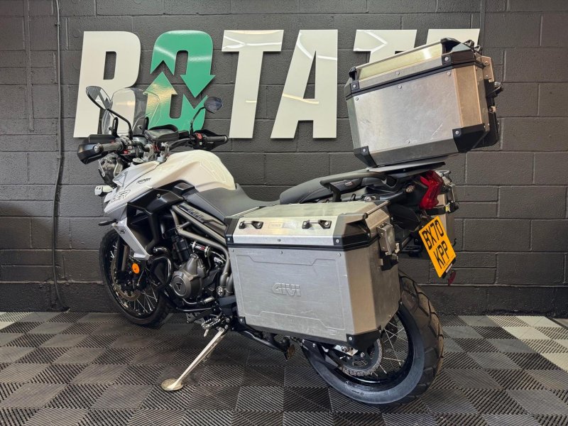 TRIUMPH TIGER 800