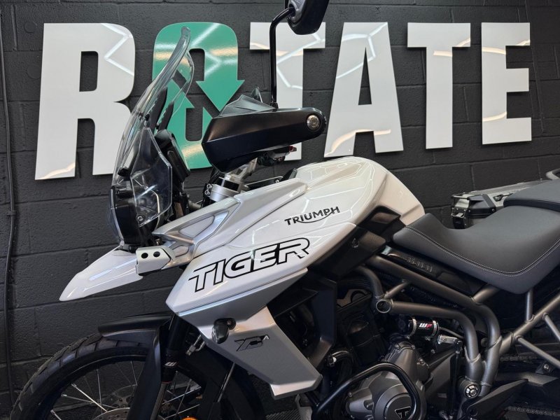 TRIUMPH TIGER 800