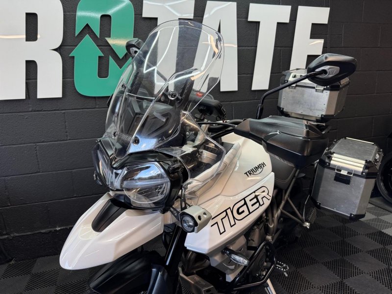 TRIUMPH TIGER 800