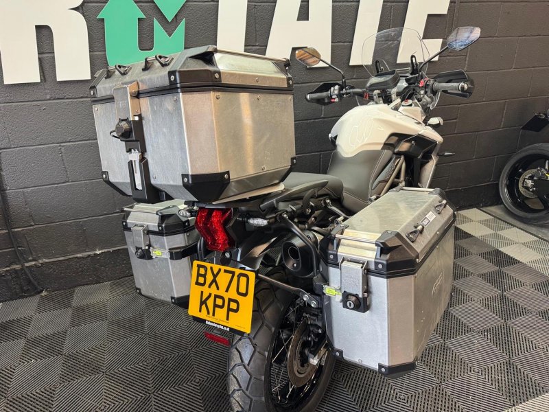 TRIUMPH TIGER 800