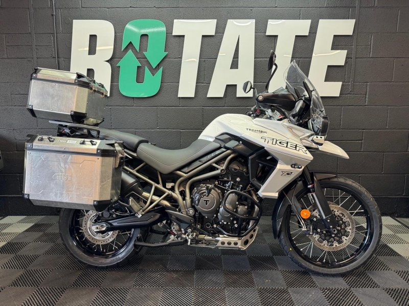 TRIUMPH TIGER 800