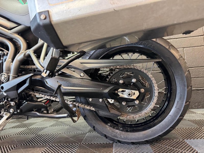 TRIUMPH TIGER 800