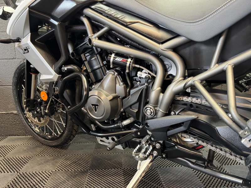 TRIUMPH TIGER 800