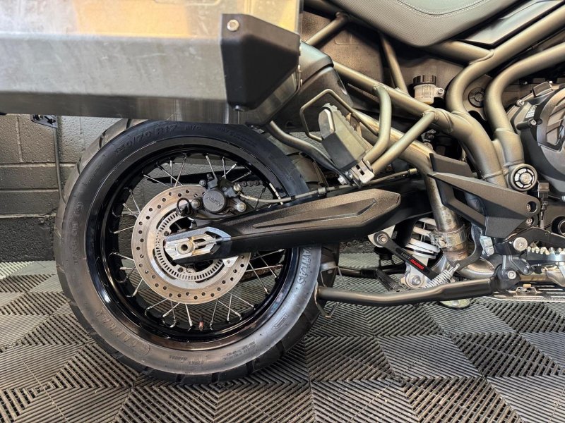 TRIUMPH TIGER 800