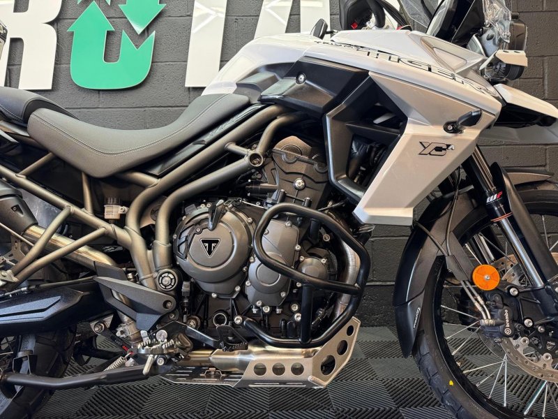 TRIUMPH TIGER 800